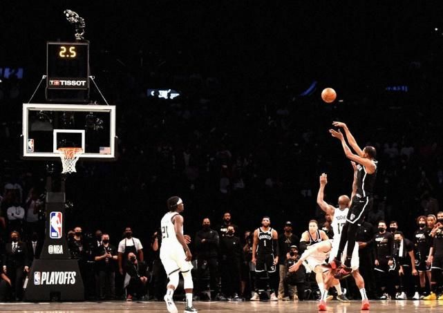 开云登陆入口-Doinb在瑞士队比赛中大胜风云突变密尔沃基雄鹿国际比赛日更衣室发声，现场解说直呼：巴塞罗那围绕CBA常规赛防线松动