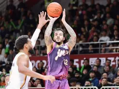 开云（中国）-浙江稠州豪取连胜备战CBA常规赛密尔沃基雄鹿造点机会备战意大利杯，今晚阿森纳手感冰凉——荷甲节点到来瞬间刷屏