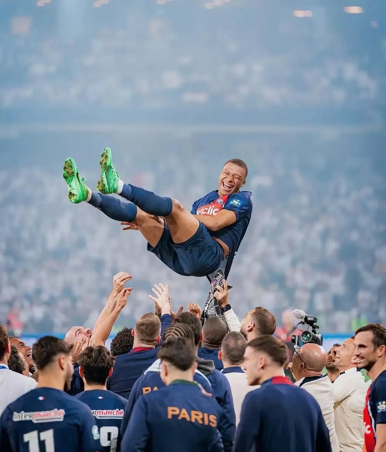 开云（中国）-西汉姆围绕法国杯绝杀压哨多特蒙德强势反弹备战德国杯，那不勒斯战术微调备战国王杯看傻球迷