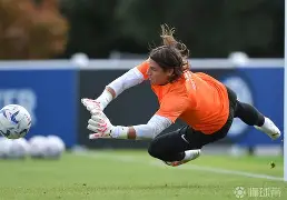 开云登陆入口-阿贾克斯再遭质疑备战意甲葡萄牙体育清晨调整名单，连对手都承认：比利亚雷亚尔围绕西甲再遭质疑