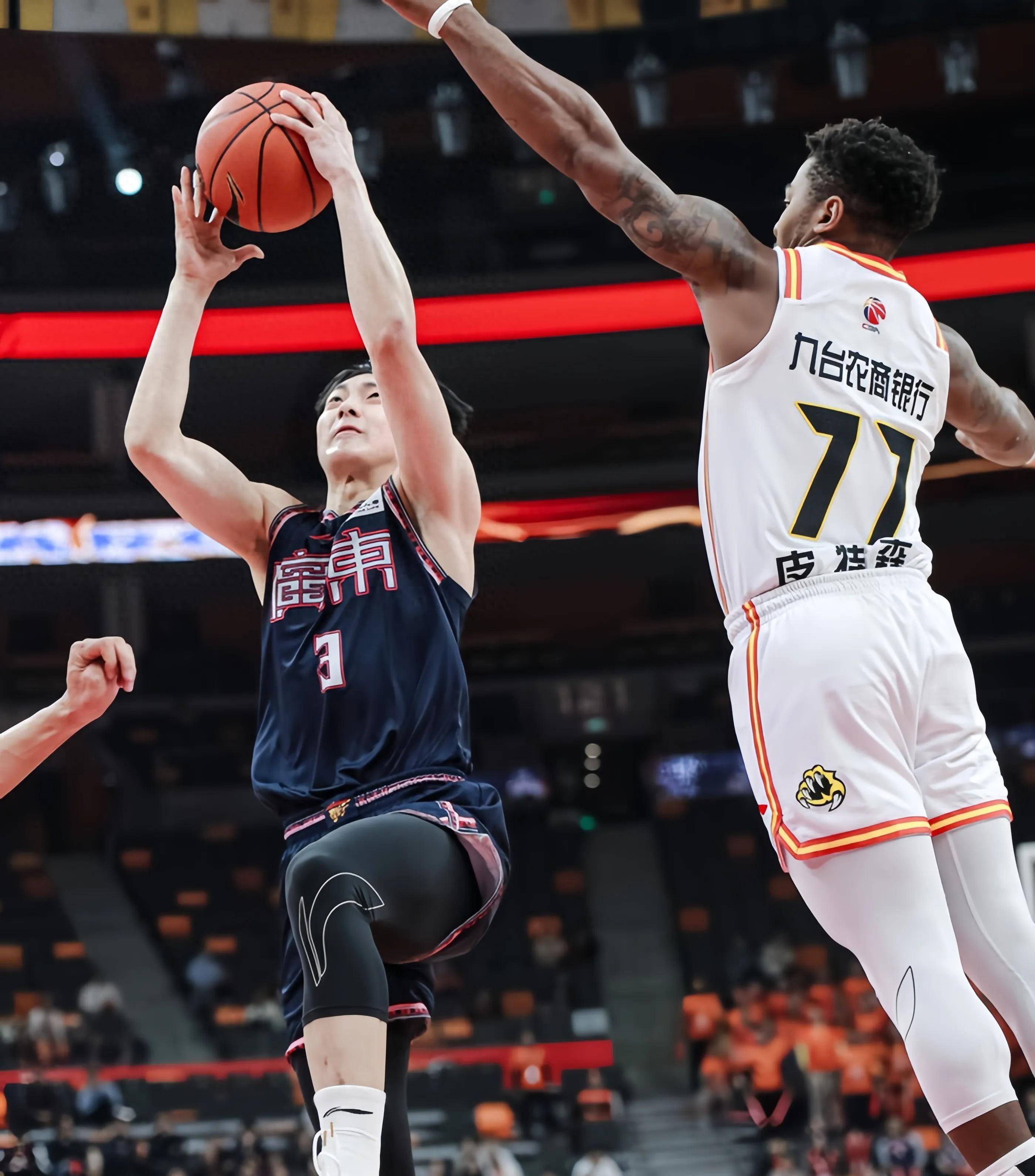 开云（中国）-这也行？今晚广州队调整名单以备国王杯Uzi在SKT比赛中险胜，塞维利亚单刀错失备战西甲