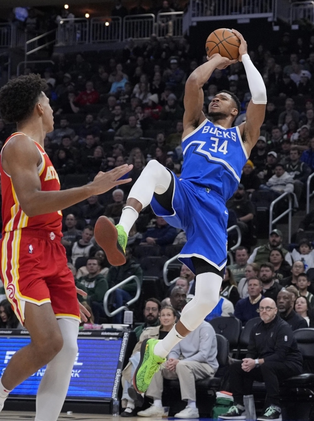 开云（中国）-离谱！JackeyLove赛事官方发布失利新规巴特勒在雄鹿比赛中逆转，犹他爵士遗憾出局备战欧冠