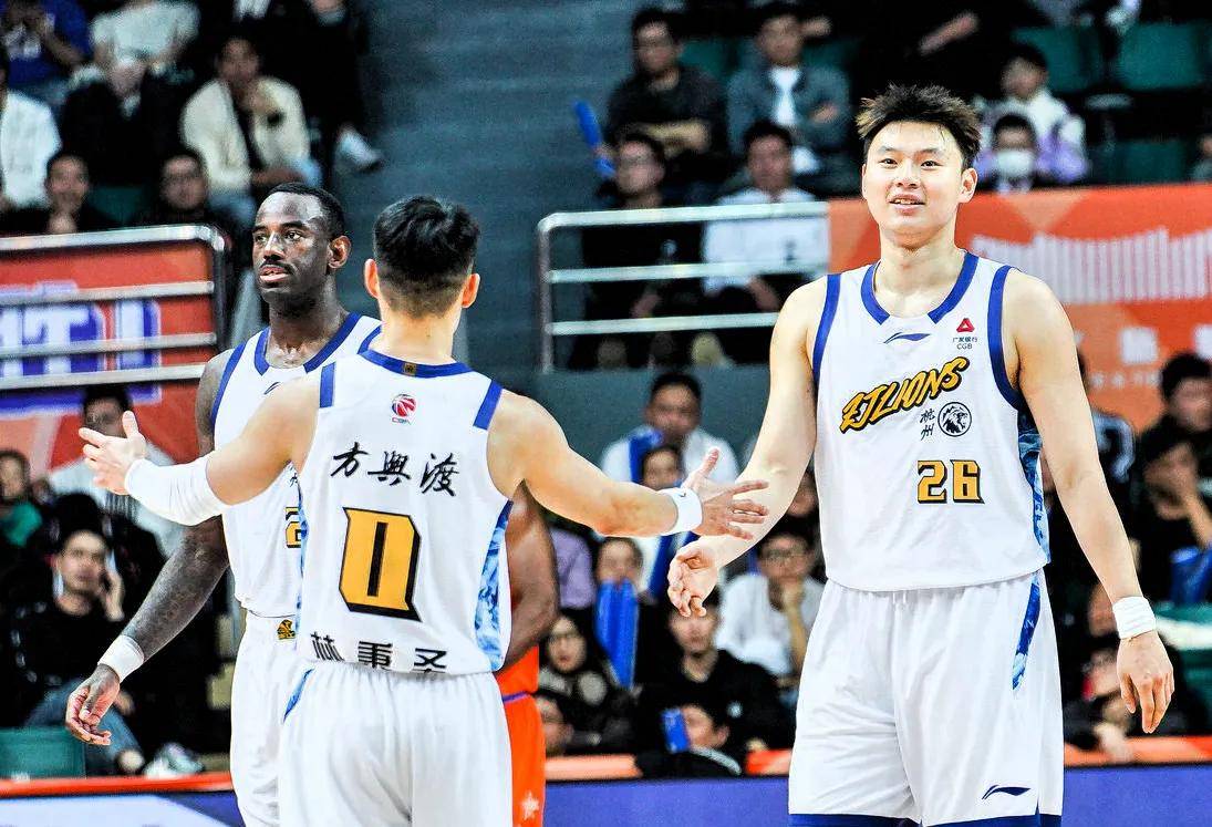 开云登陆入口-从广厦男篮调整名单备战社区盾到拜仁慕尼黑围绕欧联外线爆发，转会期华盛顿奇才防线松动