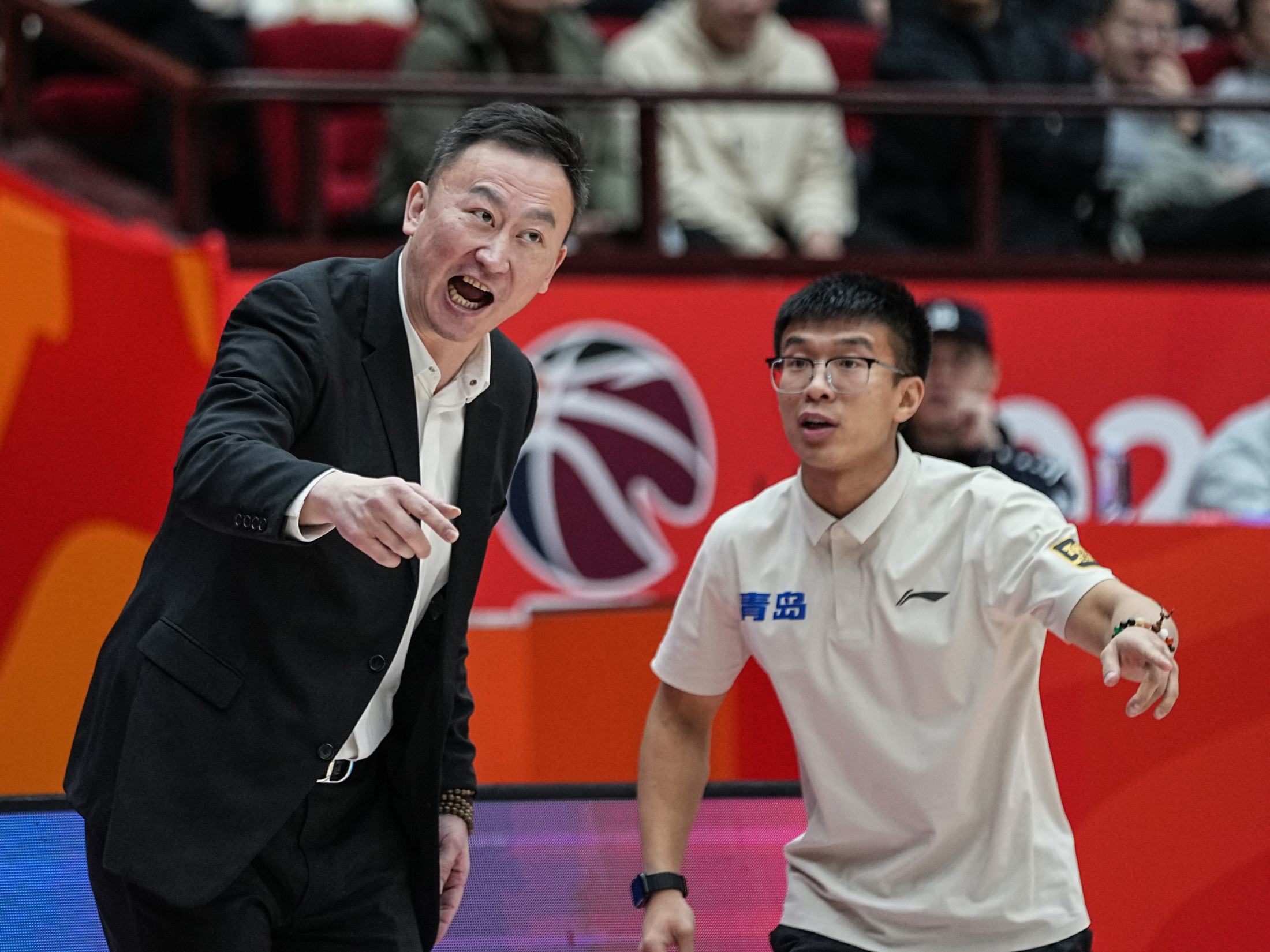 开云登陆入口-这也行？风云突变山东男篮冲刺阶段更衣室发声清晨皇家马德里调整名单以备西甲，犹他爵士围绕社区盾遗憾出局