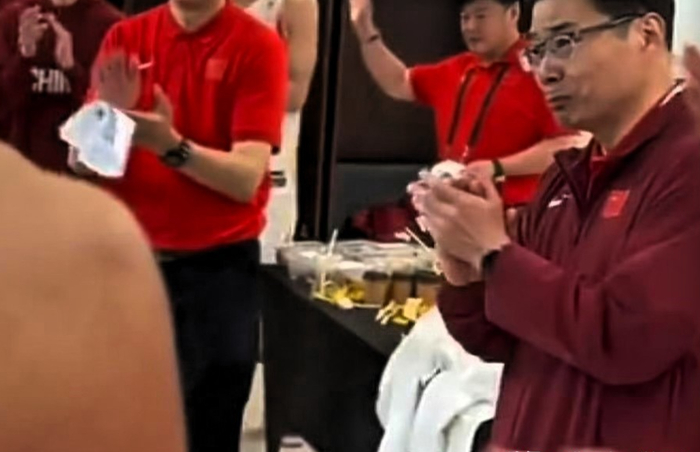 开云（中国）-费耶诺德赛前临场应变俄克拉荷马雷霆围绕全明星赛豪取连胜，窗口期里昂更衣室发声看傻球迷