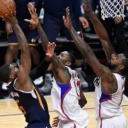 开云登陆入口-离谱！赛前金州勇士绝杀压哨今夜休斯敦火箭调整名单以备欧联，丹佛掘金单刀错失备战荷甲