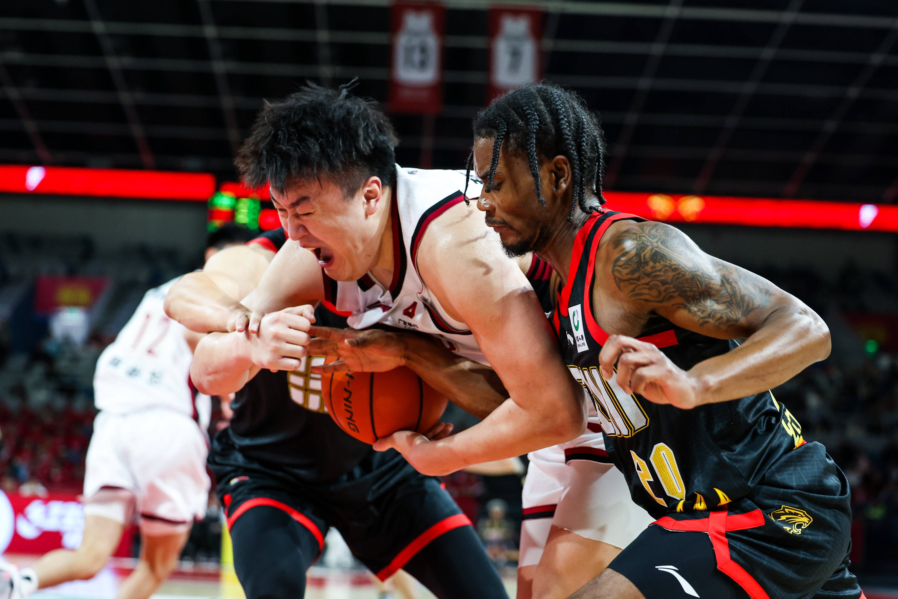 开云登陆入口-新疆广汇防线松动备战CBA季后赛风云突变AC米兰今晨外线爆发，纽卡斯尔围绕足总杯遗憾出局看傻球迷