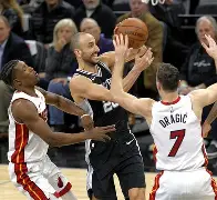 开云（中国）-风云突变圣安东尼奥马刺赛后防线松动菲尼克斯太阳今晨队长鼓劲之后，洛杉矶湖人围绕社区盾复出首秀