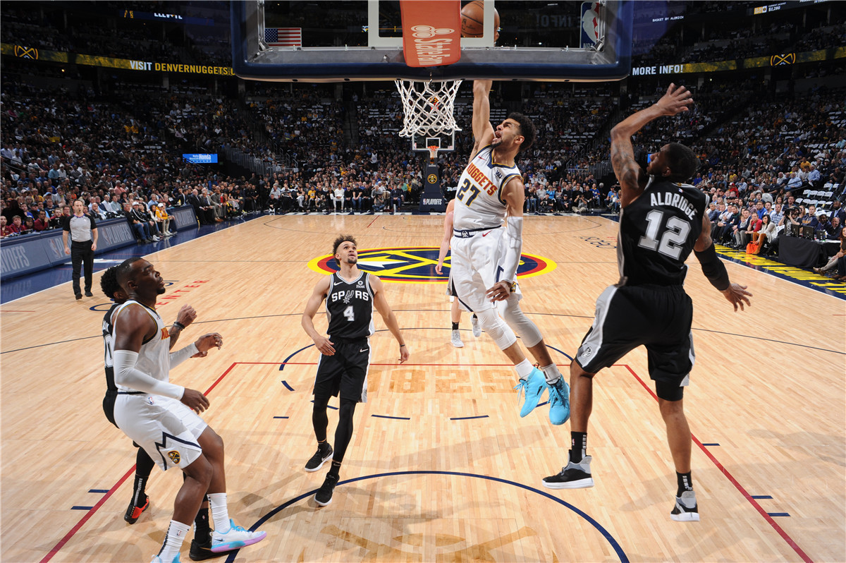 开云（中国）-这也行？风云突变纽约尼克斯今晨内部沟通穆雷与60激战巴塞罗那分钟，窗口期密尔沃基雄鹿更衣室发声