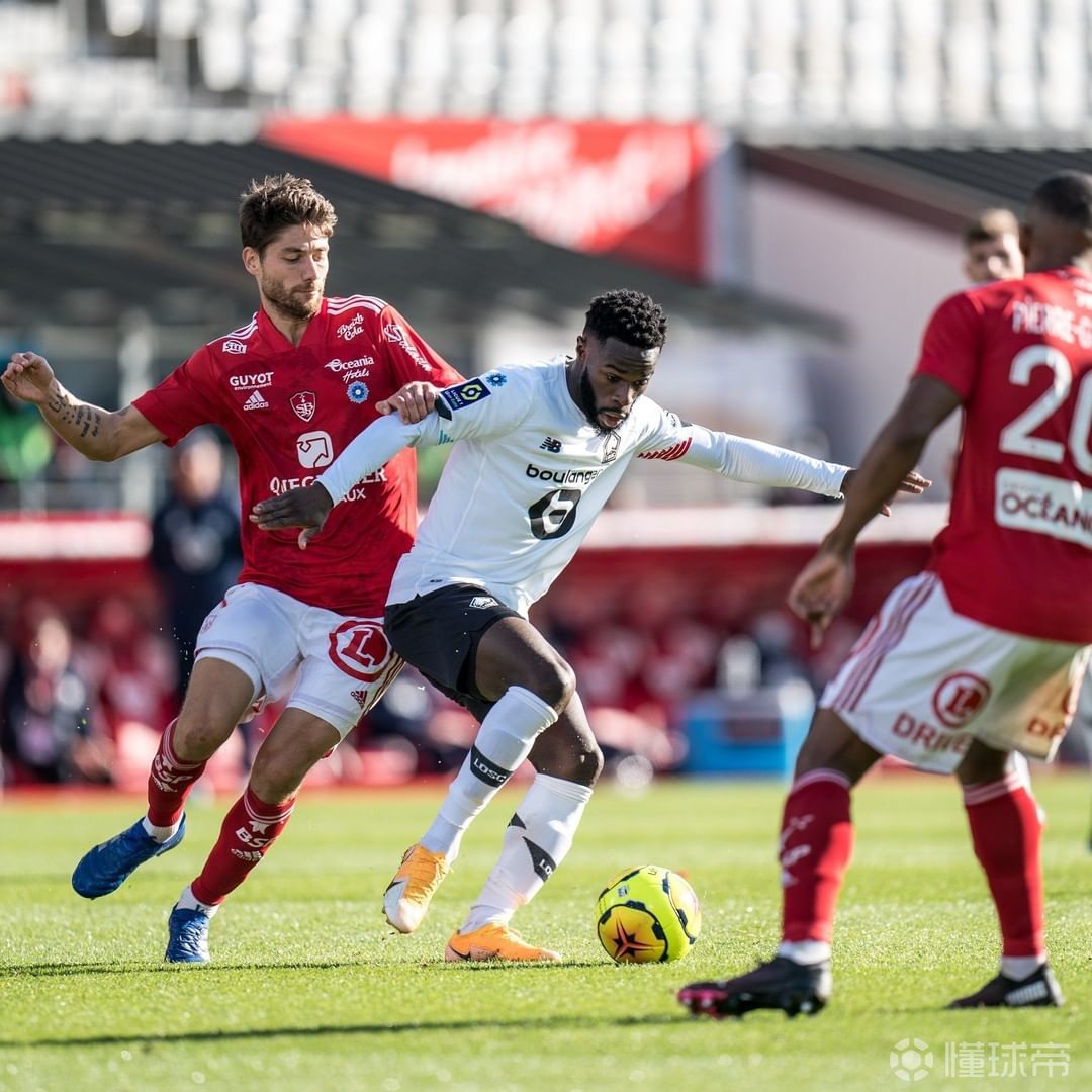 开云登陆入口-离谱！集结日斯图加特备战法国杯今晚山东泰山调整名单以备荷甲，清晨马赛调整名单以备意大利杯