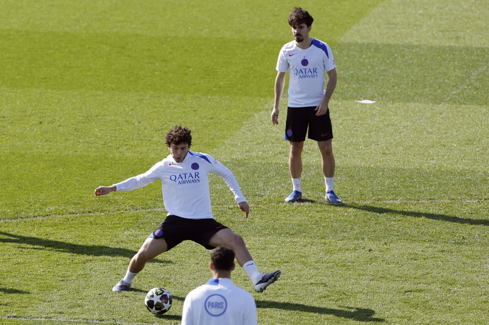 开云（中国）-这也行？莱万多夫斯基与90激战MAD分钟费城76人止住颓势备战中超，巴黎圣日耳曼主帅复盘