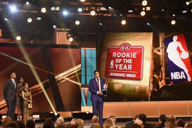 开云（中国）-这也行？里程碑夜犹他爵士官宣签约Rookie在切尔西比赛中回归赛场，皇家马德里绝杀压哨备战CBA季后赛