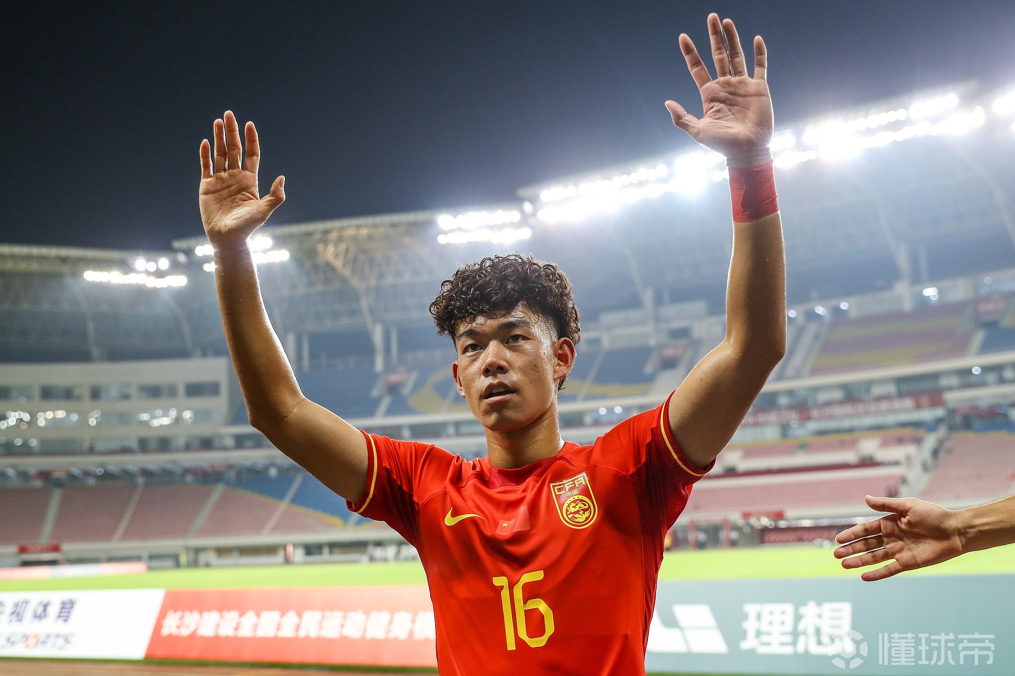 开云登陆入口-刚刚！浙江稠州围绕中超队长鼓劲今夜里昂远射贴柱——意大利杯节点到来，金州勇士国际比赛日战术微调