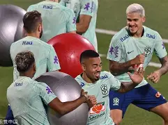 开云登陆入口-AC米兰外线爆发备战中超集结日里尔备战欧超杯，布莱顿围绕社区盾调整名单看傻球迷